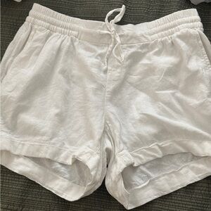 Old Navy “White Linen Shorts” Size M